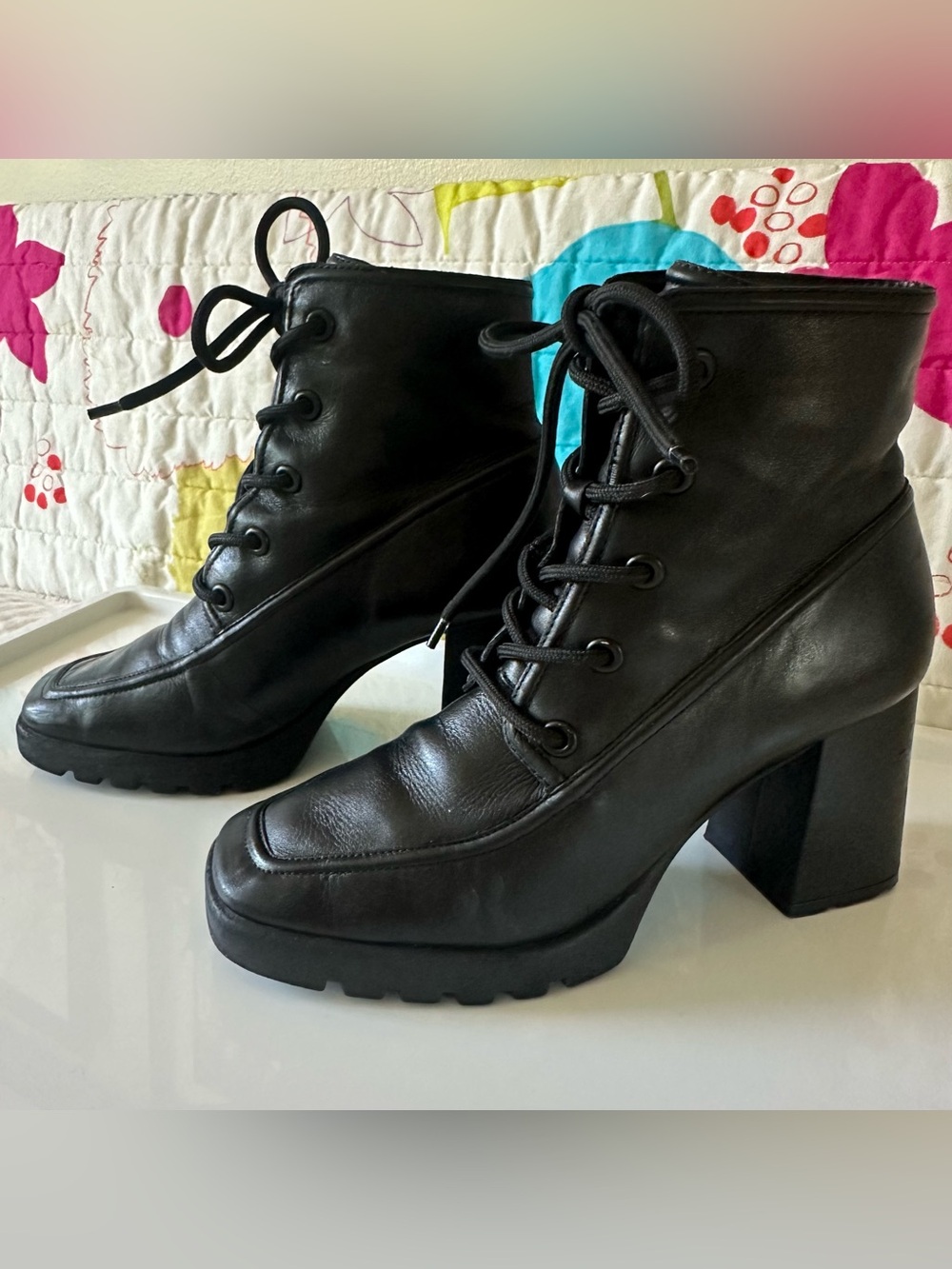 black lamb’s leather schutz lace up boots / sz 8